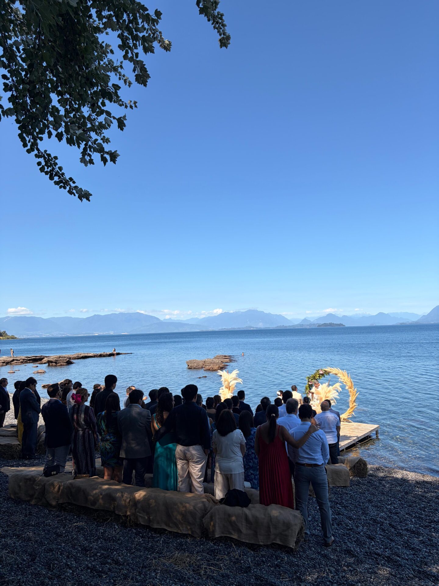 Matrimonio junto al lago