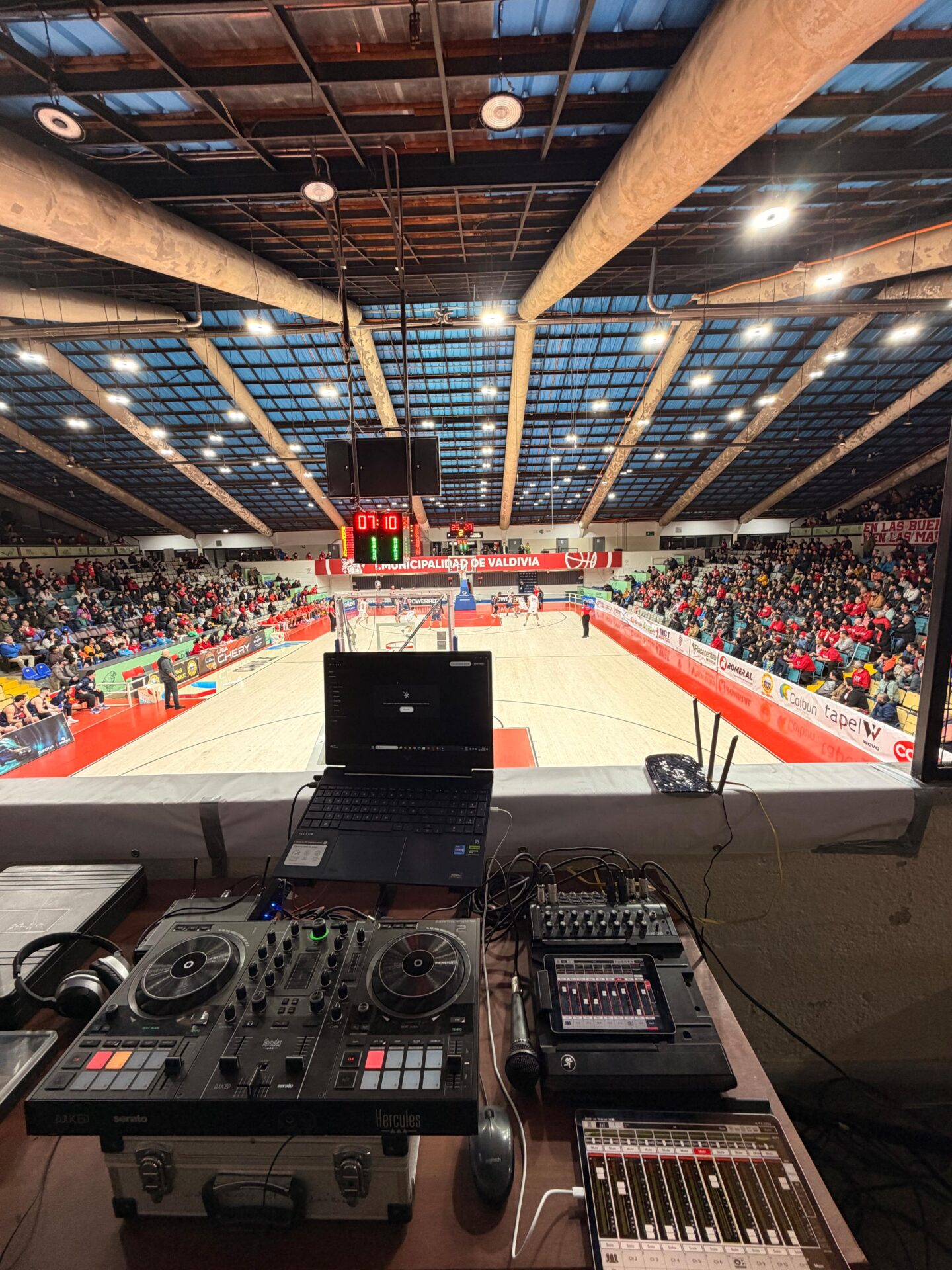 Producción técnica en evento deportivo de 8audio en Valdivia